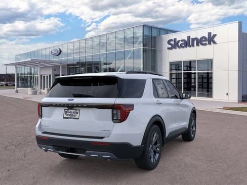 New 2026 Ford Explorer Active w/ Active Comfort Package AWD/4WD image 8
