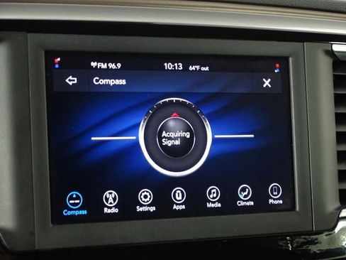 Used 2021 Chrysler Voyager L FWD image 29