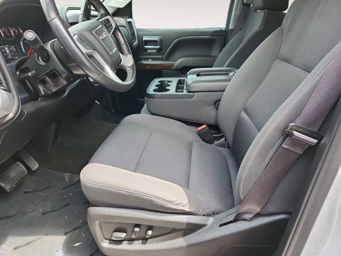 Used 2017 GMC Sierra 2500 SLE w/ HD SLE Preferred Plus Package AWD/4WD image 9