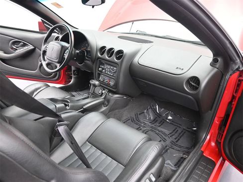 Used 2001 Pontiac Firebird Formula w/ Protection Group image 17