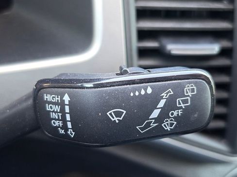Used 2023 Volkswagen Atlas SE AWD/4WD image 23