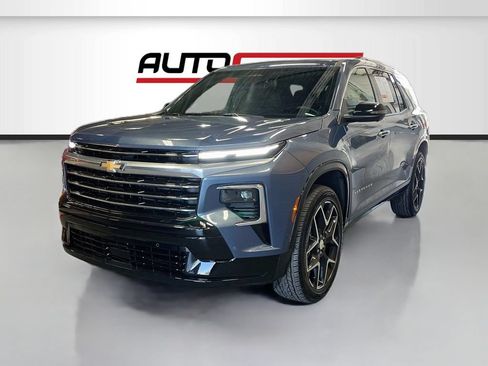Used 2025 Chevrolet Traverse High Country AWD/4WD image 3
