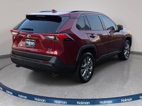 Used 2021 Toyota RAV4 XLE Premium AWD/4WD image 5