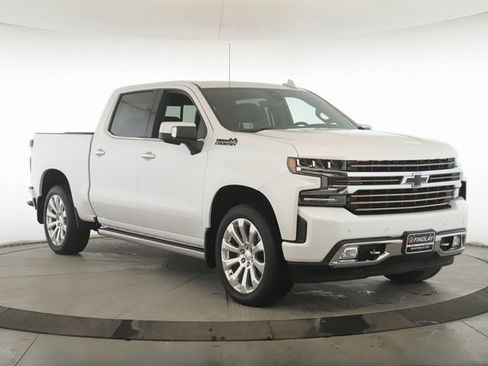 Used 2022 Chevrolet Silverado 1500 High Country w/ Technology Package image 2