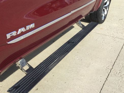 Used 2021 RAM 1500 Limited image 10