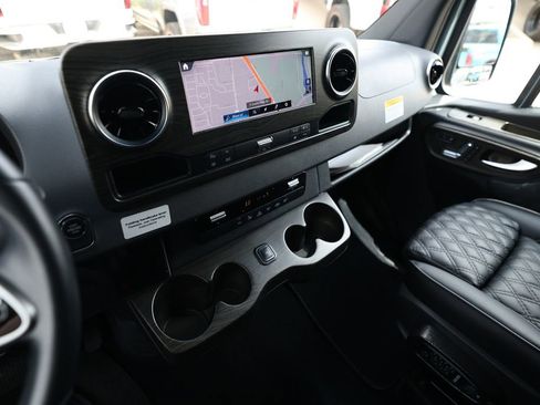 Used 2020 Mercedes-Benz Sprinter 3500 image 40