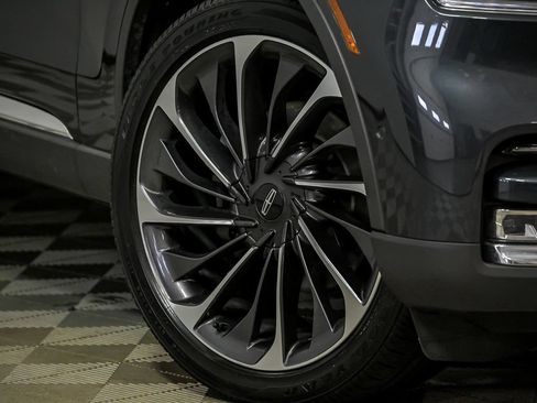 Used 2023 Lincoln Aviator Reserve w/ Equipment Group 201A AWD/4WD image 3