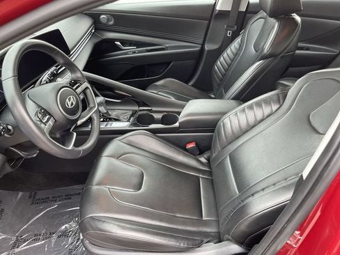 Used 2025 Hyundai Elantra Limited FWD image 11