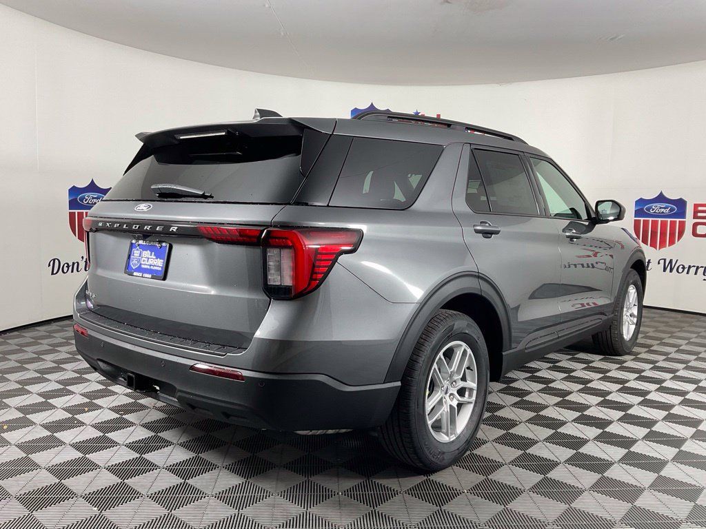 New 2027 Ford Explorer Active RWD image 3