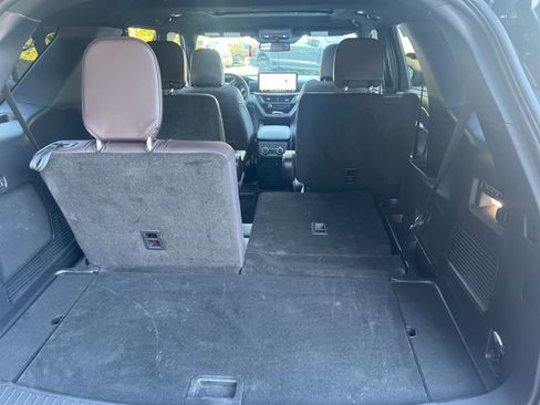 Used 2025 Ford Explorer Platinum w/ LUX Leather Package image 14