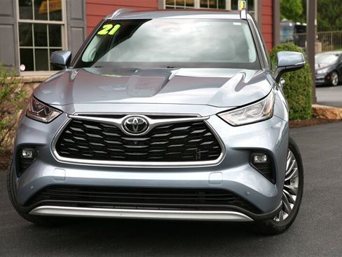 Used 2021 Toyota Highlander Platinum AWD/4WD image 2
