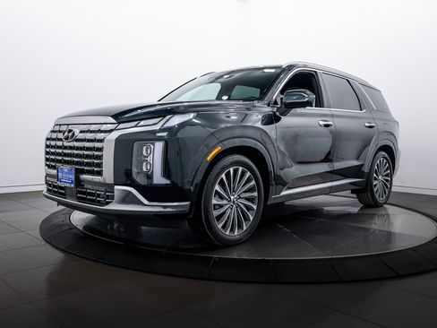 Used 2024 Hyundai Palisade Calligraphy image 6
