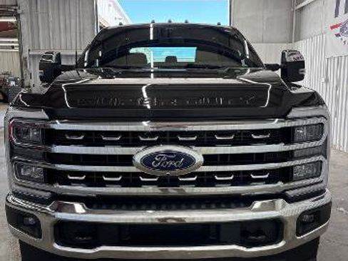Certified 2025 Ford F250 Lariat w/ Tremor Off-Road Package AWD/4WD image 3