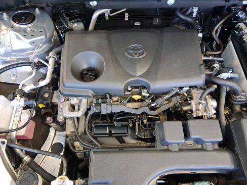 Used 2022 Toyota RAV4 XLE AWD/4WD image 21