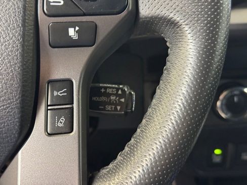 Used 2020 Toyota Tacoma TRD Off-Road w/ Technology Package AWD/4WD image 33