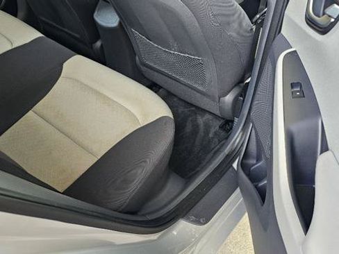 Used 2017 Hyundai Ioniq SEL FWD image 33