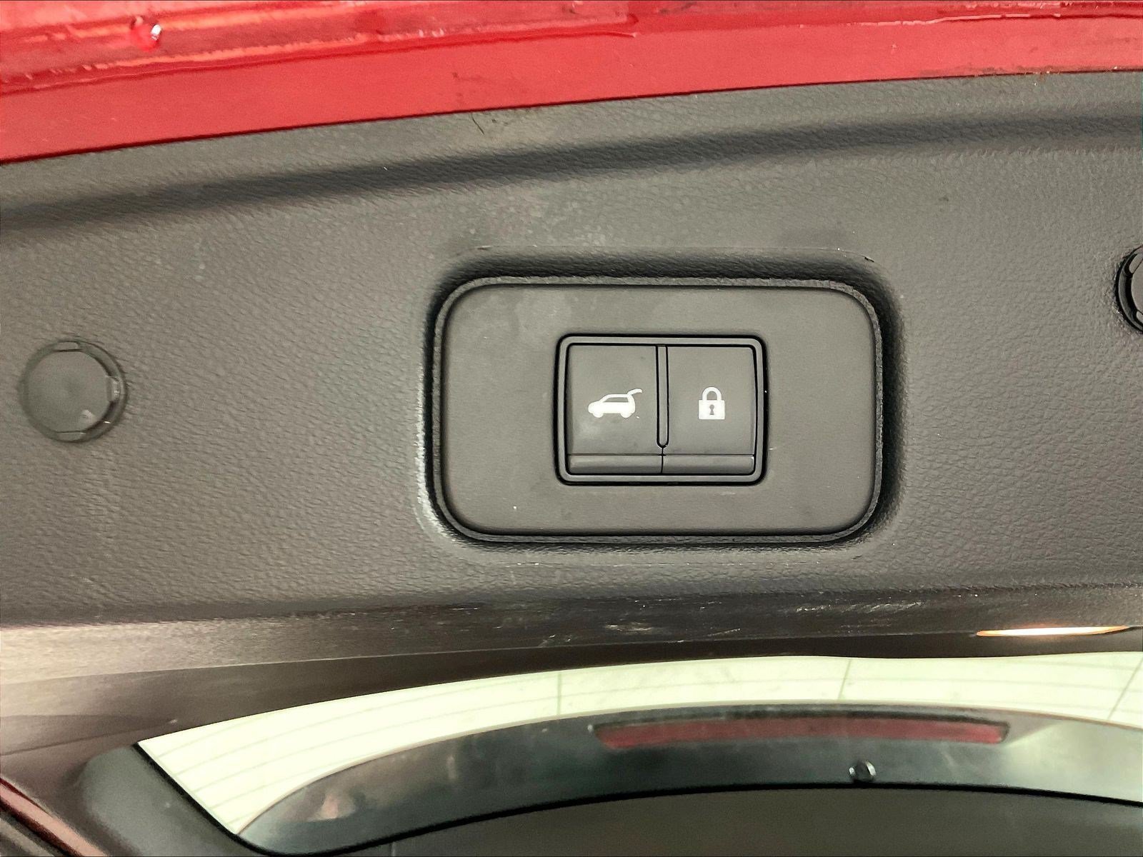 Used 2023 Nissan Pathfinder SL AWD/4WD image 39
