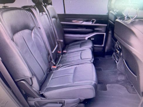 Used 2022 Jeep Wagoneer Series III image 14