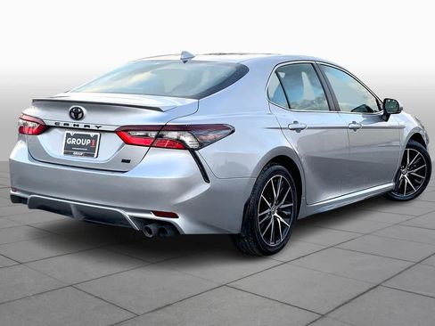 Used 2024 Toyota Camry SE image 12