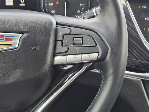 Used 2021 Cadillac XT6 Premium Luxury image 28