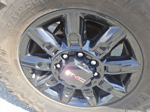 Used 2024 GMC Sierra 2500 AT4 w/ AT4 Premium Plus Package image 20