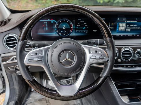 Used 2019 Mercedes-Benz S 560 Sedan w/ AMG Line Exterior image 15