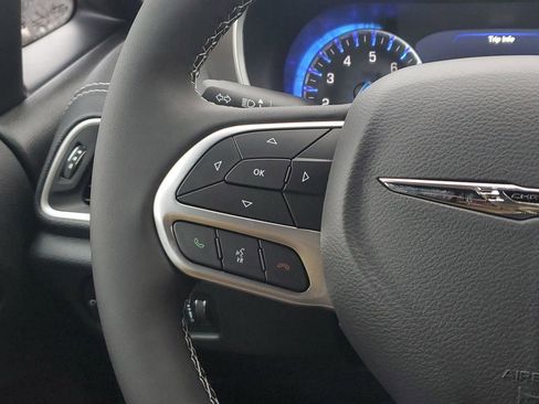 New 2026 Chrysler Pacifica Select FWD image 22