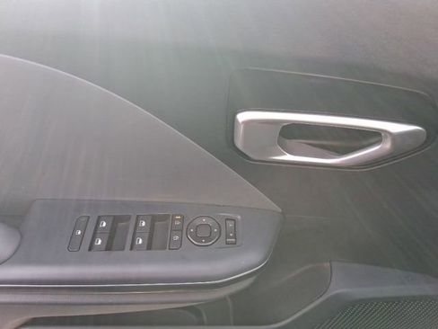 Used 2025 Kia K4 LXS image 16