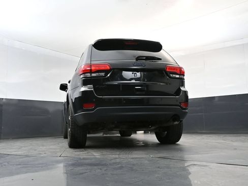 Used 2019 Jeep Grand Cherokee Laredo AWD/4WD image 22