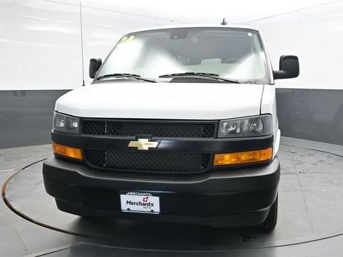 Used 2024 Chevrolet Express 3500 LS RWD image 2