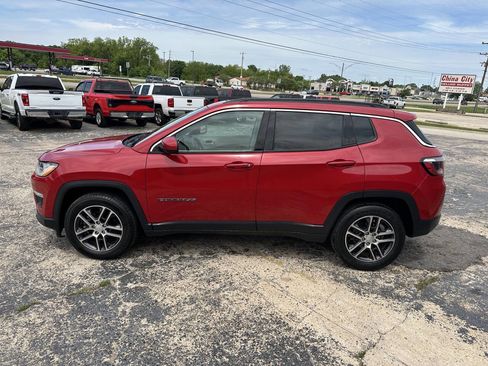 Used 2018 Jeep Compass Latitude w/ Popular Equipment Group FWD image 7