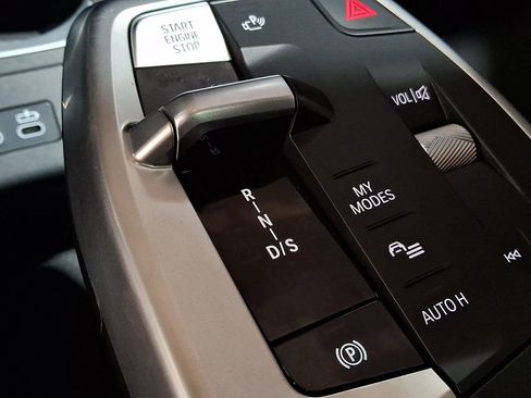 Used 2025 BMW X1 xDrive28i w/ M Sport Package image 12