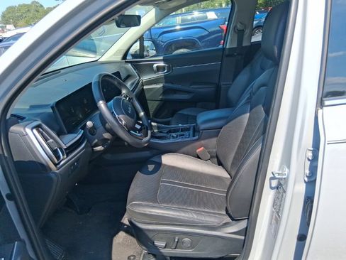 Certified 2024 Kia Sorento EX w/ Panoramic Sunroof Package FWD image 11