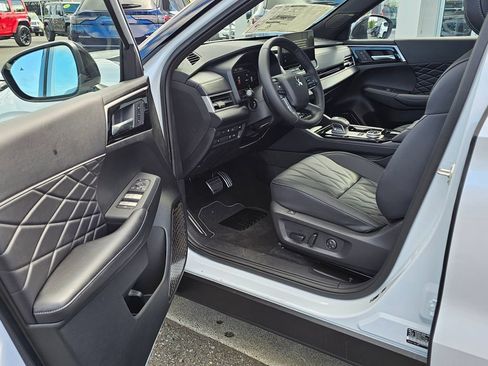 New 2026 Mitsubishi Outlander 4WD Plug-In Hybrid image 16