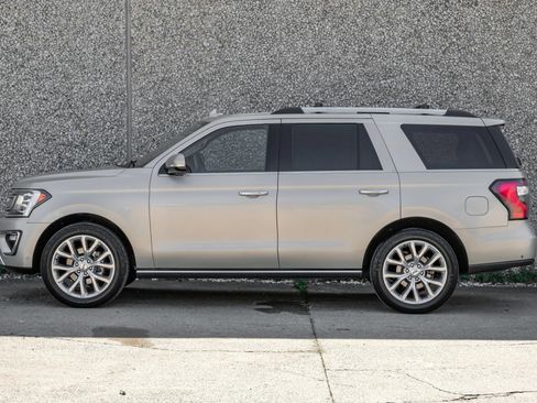 Used 2018 Ford Expedition Limited w/ Equipment Group 302A AWD/4WD image 12