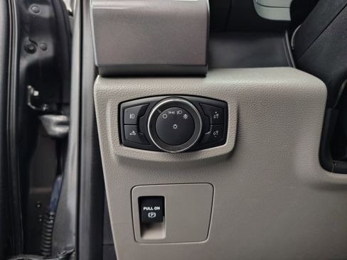 Used 2020 Ford F150 XLT image 45