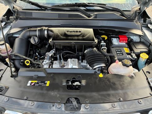 Used 2025 Jeep Compass Limited image 33