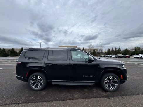 Used 2023 Jeep Wagoneer Series III w/ Preferred Equipment Group image 6