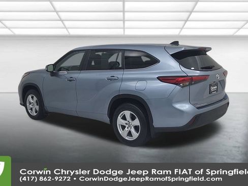 Used 2023 Toyota Highlander LE image 10