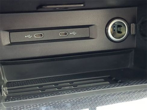 New 2025 Volkswagen Taos SE image 23