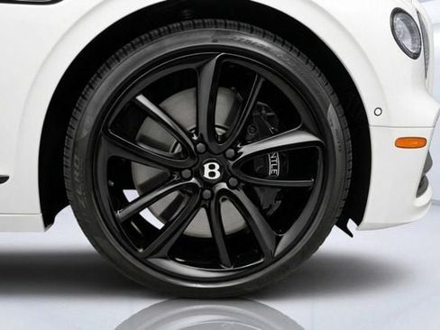 Used 2024 Bentley Flying Spur V8 AWD/4WD image 8