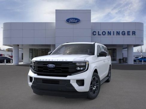 New 2026 Ford Expedition Active AWD/4WD image 2