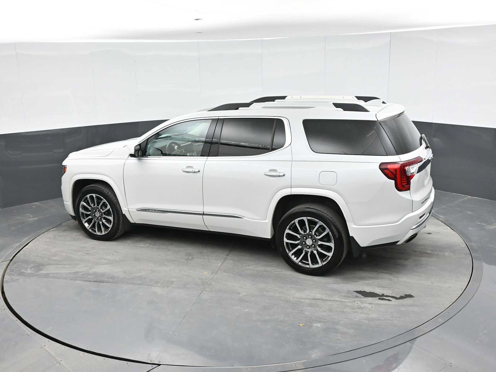 Used 2020 GMC Acadia Denali w/ LPO, Floor Liner Package AWD/4WD image 28