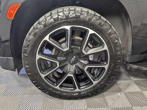 Used 2022 Chevrolet Tahoe RST image 11