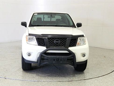 Used 2021 Nissan Frontier SV w/ Midnight Edition Floor Mats AWD/4WD image 2