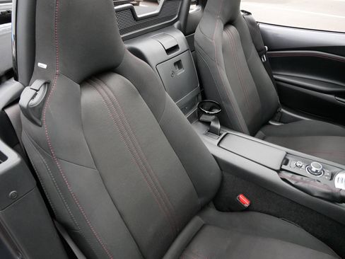 Used 2016 MAZDA MX-5 Miata Club image 13