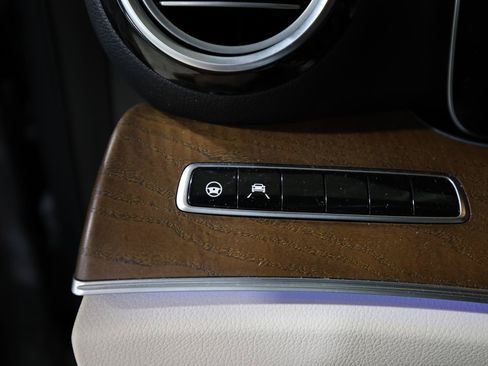 Used 2020 Mercedes-Benz E 350 Sedan image 31