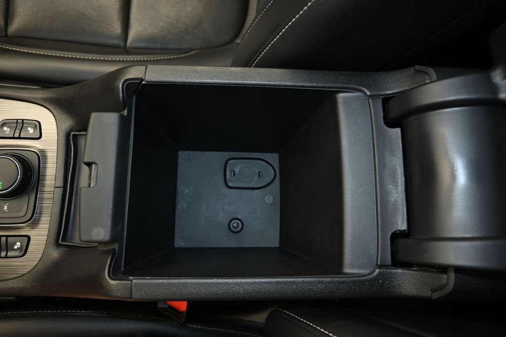Certified 2023 GMC Acadia SLT FWD image 21