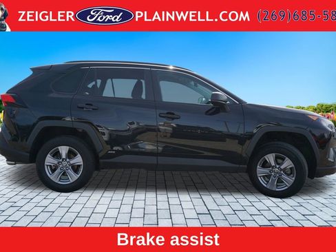Used 2022 Toyota RAV4 LE AWD/4WD image 6