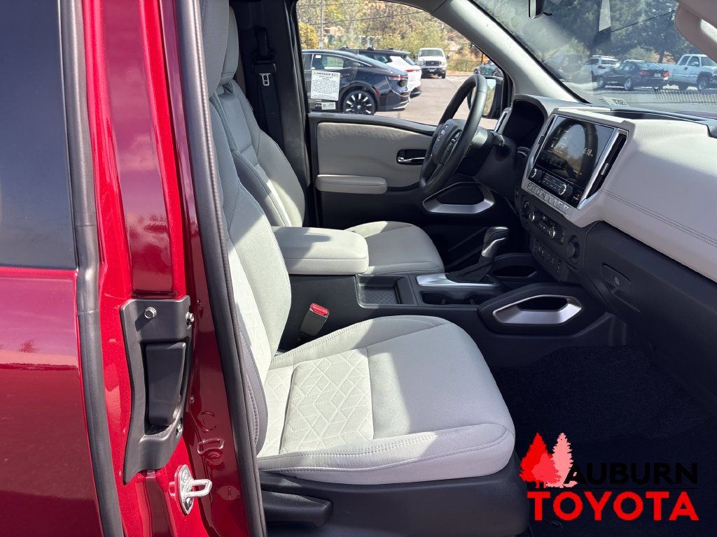 Used 2025 Nissan Frontier SV w/ SV Convenience Package AWD/4WD image 21